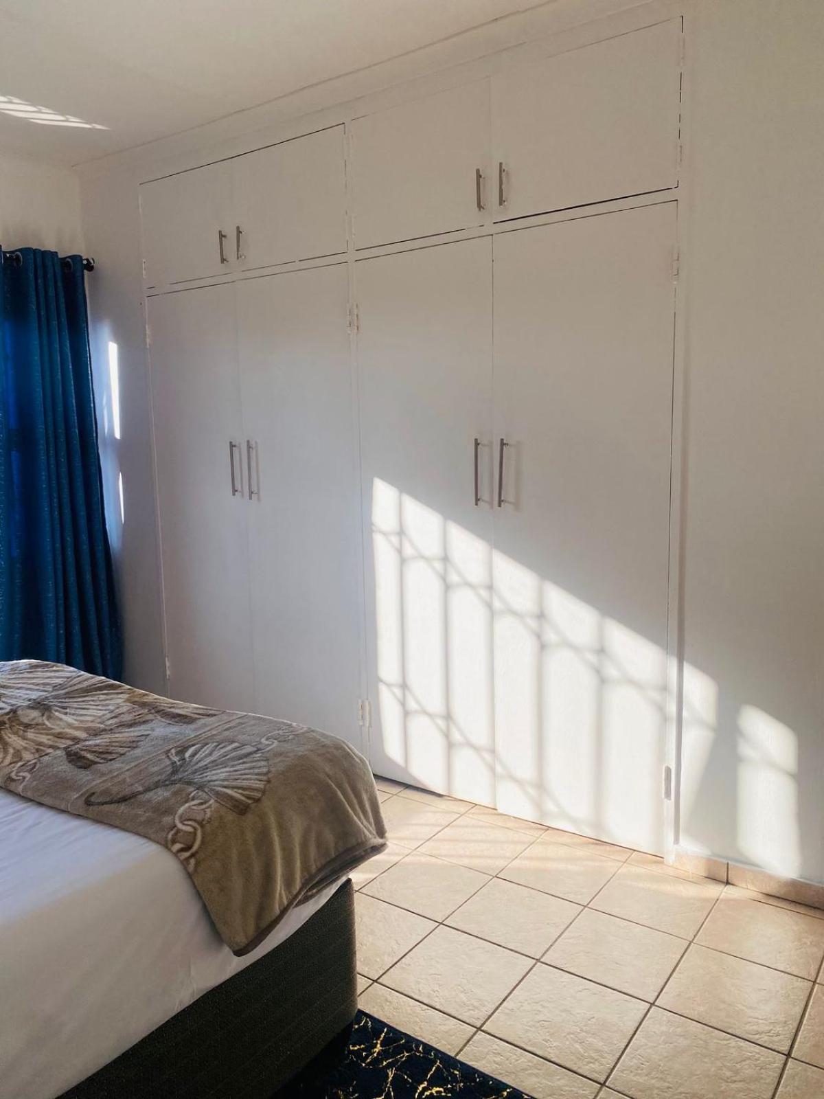Airport Imperial Guest House Kempton Park Exterior photo